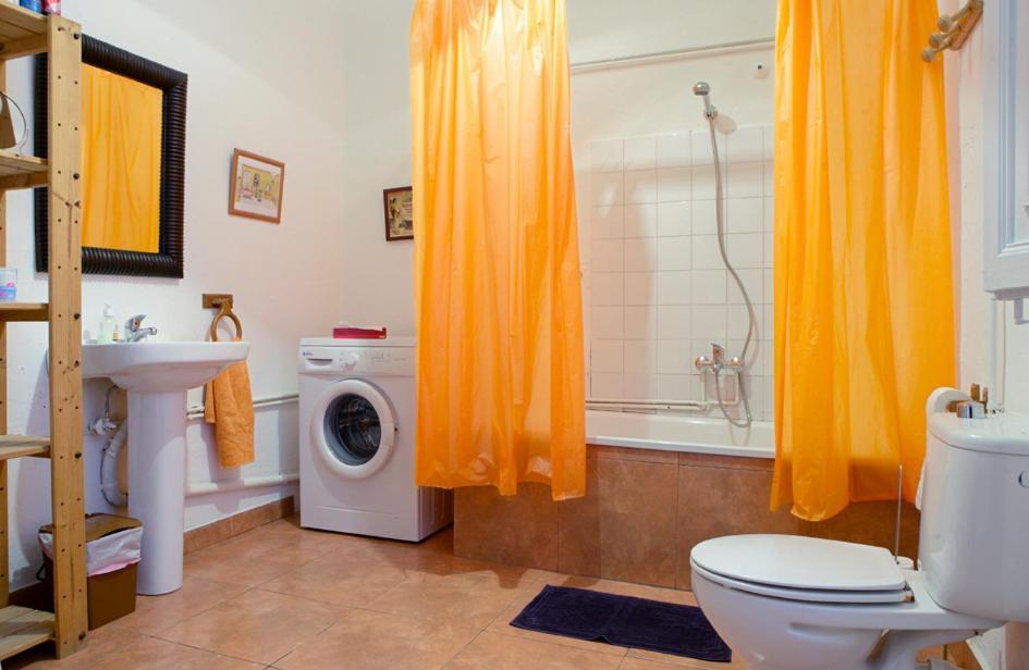 Habitacion En Piso Compartido バルセロナ エクステリア 写真