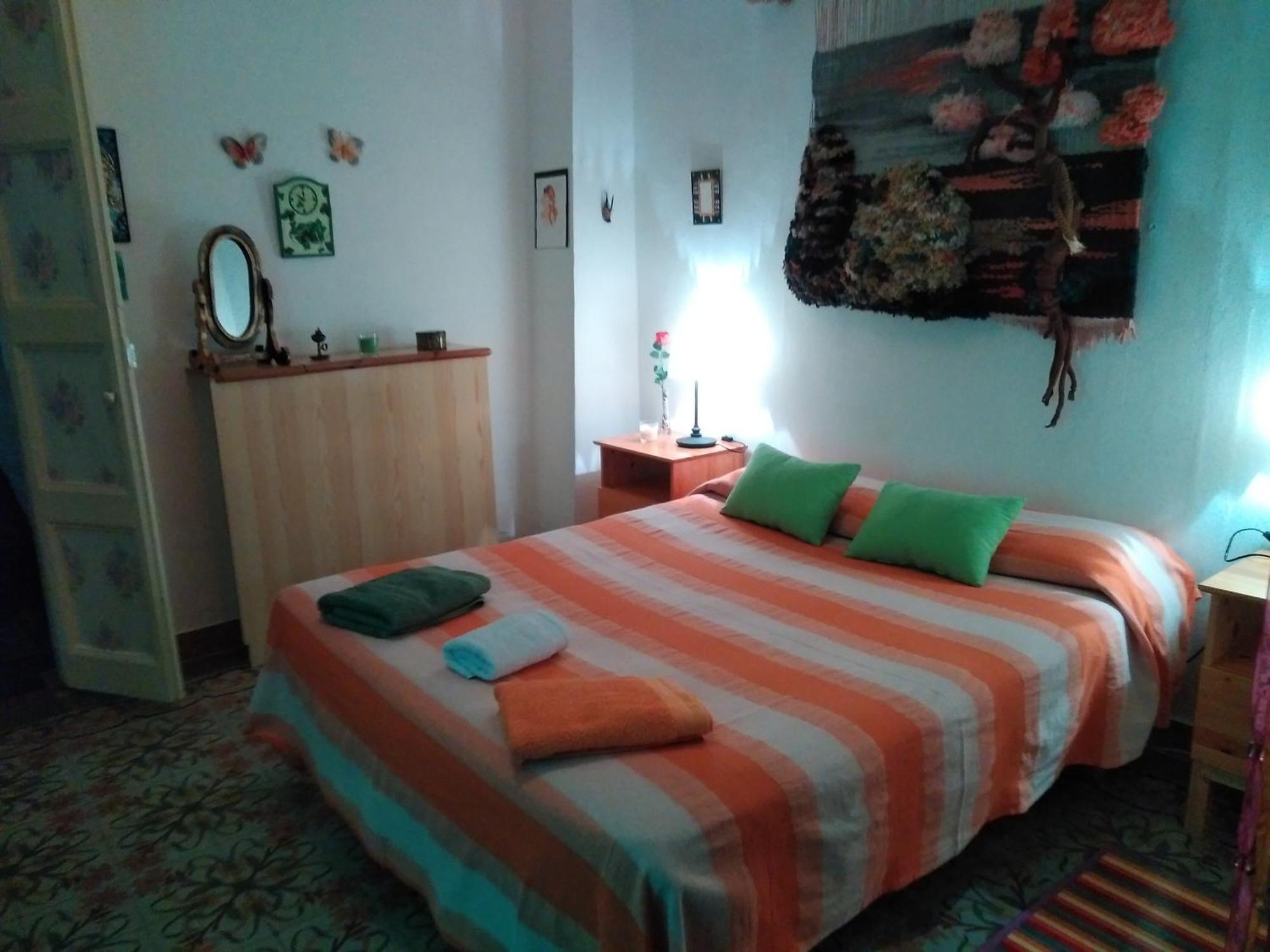 Habitacion En Piso Compartido バルセロナ エクステリア 写真