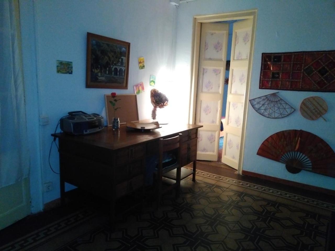 Habitacion En Piso Compartido バルセロナ エクステリア 写真